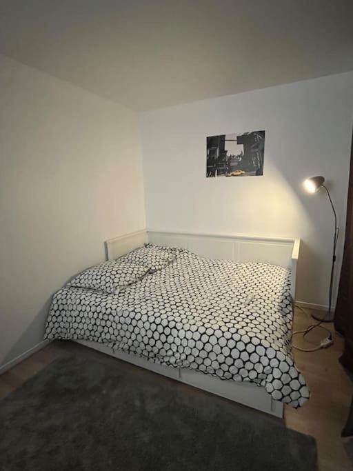 Studio 28 M2 & Jardin Privatif 20 M2 몽티그니레브레통노 외부 사진