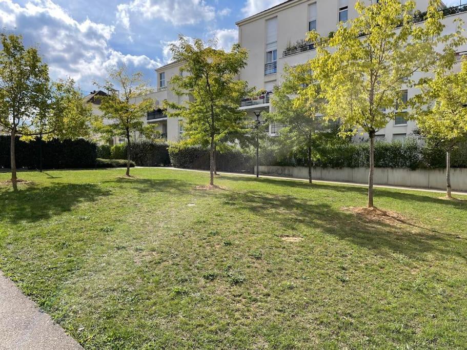 Studio 28 M2 & Jardin Privatif 20 M2 몽티그니레브레통노 외부 사진